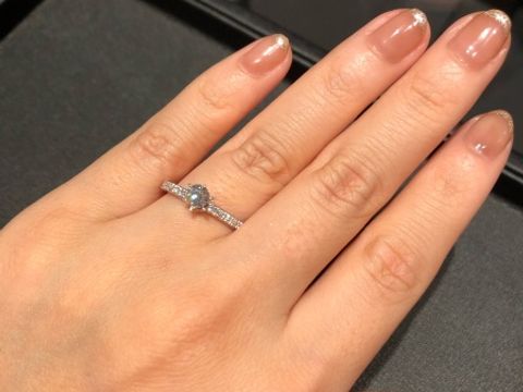 【エクセルコダイヤモンド(EXELCO DIAMOND)の口コミ】 ネットでこのブランドの指輪の写真がとても綺麗だと思ったのと、好きなデ…