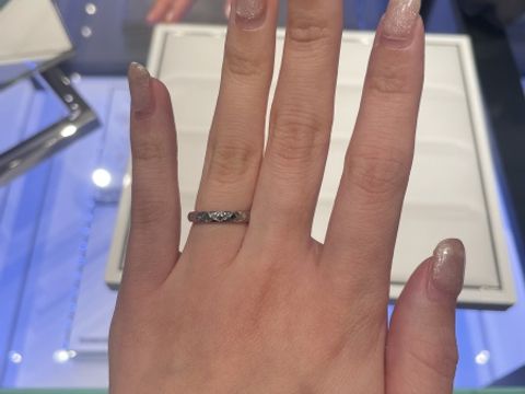 【シャネル(CHANEL)の口コミ】 キルティングのデザインがとても個性的で、飽きないデザインかと感じまし…