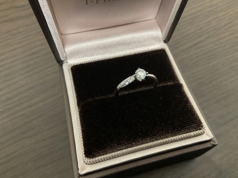 【アイプリモ(I-PRIMO)の口コミ】 外国ブランドはリングの形状としてストレートが多く、つけられた感が強く…