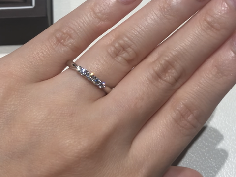 【アイプリモ(I-PRIMO)の口コミ】 ダイヤモンドがたくさんついているものがいいなと思い、スタッフさんにリ…