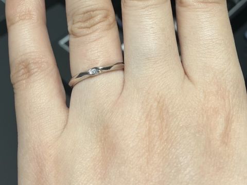 【エクセルコダイヤモンド(EXELCO DIAMOND)の口コミ】 シンプルなストレートのマリッジリングを探していました。こちらのエクセ…