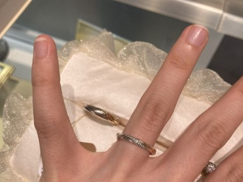 【ミルフローラ(Milluflora)の口コミ】 自身の指に似合うウェーブやVラインではありませんが、ひねりのあるような…