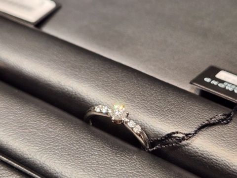 【ラザール ダイヤモンド(LAZARE DIAMOND)の口コミ】 指輪のデザインは定番の形からトレンドの形までどのような要望にも答えて…