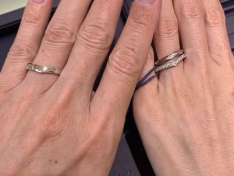 【ROYAL ASSCHER(ロイヤル・アッシャー)の口コミ】 ストレートではなく、少しデザイン性のあるフォルムが気に入りました。エ…