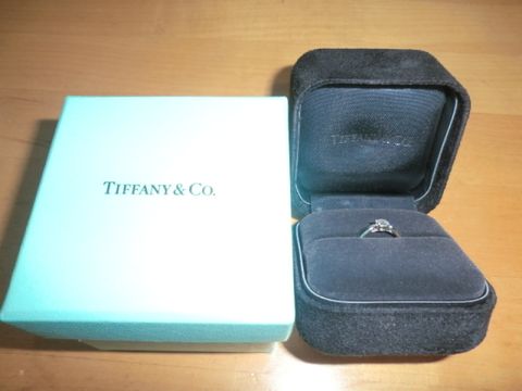 【ティファニー(Tiffany & Co.)の口コミ】 婚約指輪は一生ものなので、あきることのないデザインのティファニーがい…