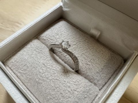 【ENUOVE(イノーヴェ)の口コミ】 コンセプトが風でした。相手の名字に風が入っていたので、プレゼントして…