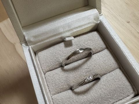 【ENUOVE(イノーヴェ)の口コミ】 仕事でも付ける時があるため、シンプルであまり派手ではないデザインにし…