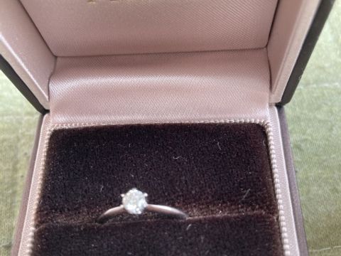 【アイプリモ(I-PRIMO)の口コミ】 ダイヤの輝きがきれい。大きすぎず、小さすぎず、ちょうどよい大きさ。派…