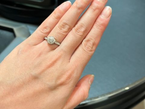 【ヴァン クリーフ＆アーペル(Van Cleef & Arpels)の口コミ】 ヴァンクリーフの定番ということで試着させていただきました。クラシカル…