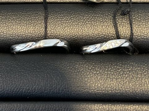 【エクセルコダイヤモンド(EXELCO DIAMOND)の口コミ】 ウェーブラインの指輪を探していて、こちらを試着させていただきました。…
