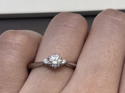 【アイプリモ(I-PRIMO)の口コミ】 ストレートラインのマリッジリングが気になっていた時に、様々なデザイン…