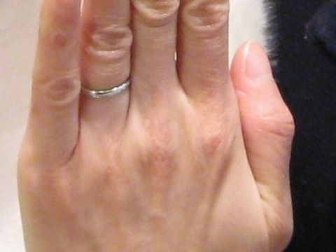 【JEWELRY  KAMATA(ジュエリーかまた)の口コミ】 結婚指輪はプラチナが憧れだったので、プラチナの指輪にしました。デザイ…