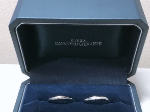 【銀座ダイヤモンドシライシの口コミ】 プラチナの指輪を選びました。デザインは、夫婦で合わせました。
ねじれの…