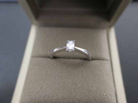 【和光ブライダルブティックギンザの口コミ】 婚約指輪は四角いカットのダイヤモンドが良い！とずっと前から決めていま…