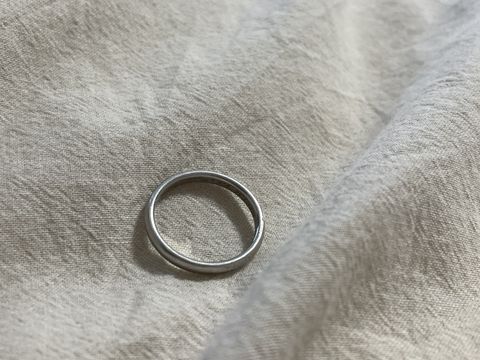 【銀座ダイヤモンドシライシの口コミ】 シンプルで日常遣いできる。指輪によって肌触りの種類がたくさんあるが、…