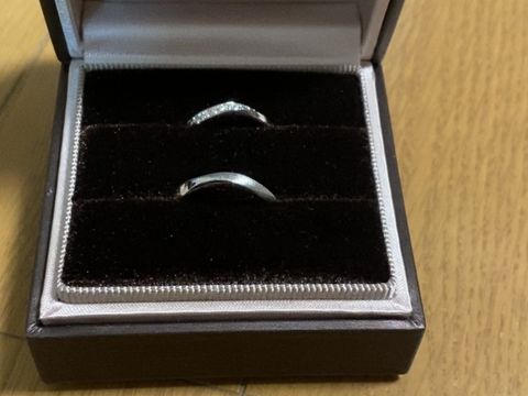 【アイプリモ(I-PRIMO)の口コミ】 ウェーブの形をしており、指につけると指が長く見える効果があります。女…