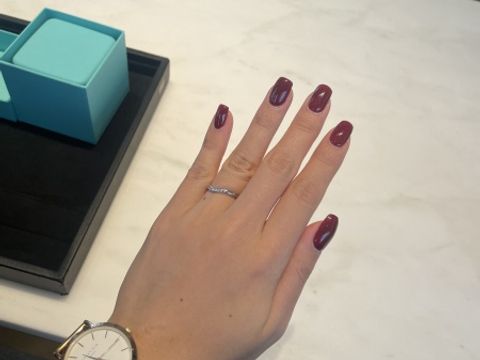 【ティファニー(Tiffany & Co.)の口コミ】 結婚指輪にもダイヤが欲しいと思っていたことと、シンプルなストレートで…
