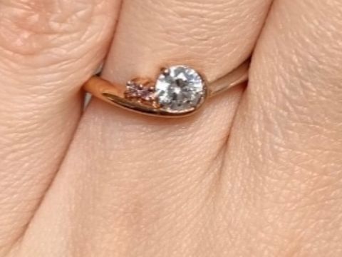 【アイプリモ(I-PRIMO)の口コミ】 ベースがプラチナやゴールドではなくピンクゴールドなのがとても可愛くて…