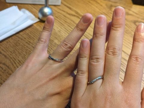 【TOMOE(トモエ)の口コミ】 ダイヤモンドの入ったデザインを探しており、こちらを試着しました。プラ…