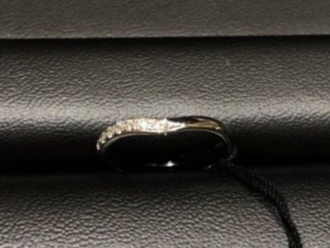 【ラザール ダイヤモンド(LAZARE DIAMOND)の口コミ】 ダイヤがある指輪が気になっており、試着しました。他店の似たようなデザ…