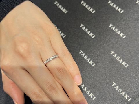 【TASAKI(タサキ)の口コミ】 ダイヤがついているプラチナの指輪で探していました。またハーフエタニテ…