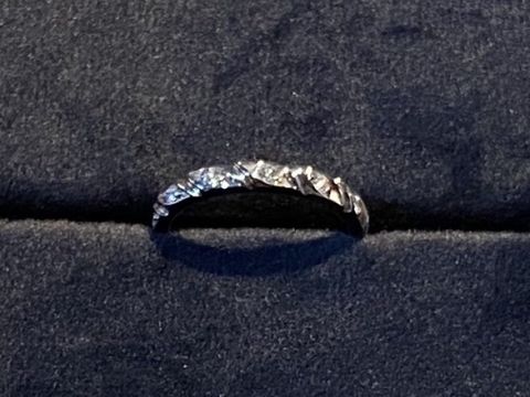 【ショーメ(CHAUMET)の口コミ】 シンプルなザ結婚指輪ではないものをパートナーが探しており、あまり人と…