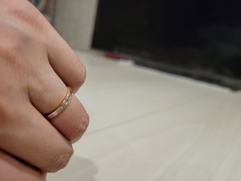 【ORECCHIO(オレッキオ)の口コミ】 リングははだ馴染みの良いゴールドにしました。ダイヤが入っていて、ハー…