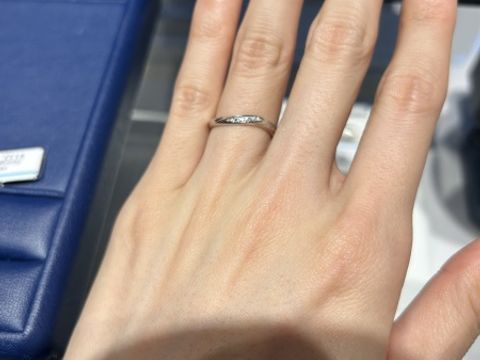 【銀座ダイヤモンドシライシの口コミ】 シンプルなデザインを探していました。銀座ダイアモンドシライシは最初に…