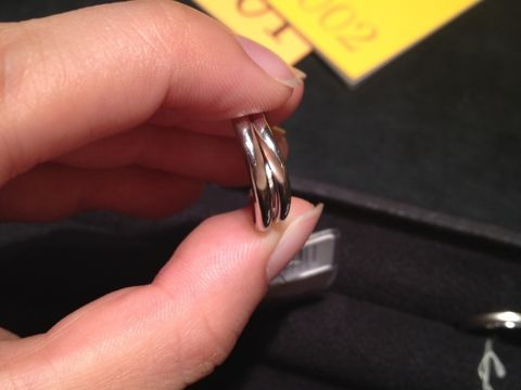 【ケイウノ ブライダル(K.UNO BRIDAL)の口コミ】 他の店舗にはないような、シンプルでかつかわいいデザインが多く、またゴ…