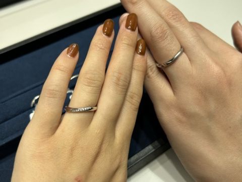 【4℃ BRIDAL(ヨンドシーブライダル)の口コミ】 価格帯がお手頃で値段を気にせず試着が出来たのがよかったです。丸みのあ…