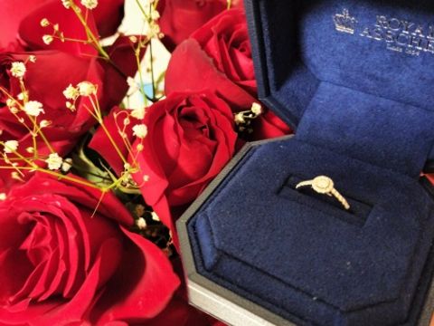 【ROYAL ASSCHER(ロイヤル・アッシャー)の口コミ】 華やかなデザインが好きだったのでゴージャスタイプのデザインを探してい…