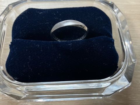 【ヴァンドーム青山(VENDOME AOYAMA)の口コミ】 キラキラしすぎないマット加工。スーツにも私服にもどんな場面にも合わせ…