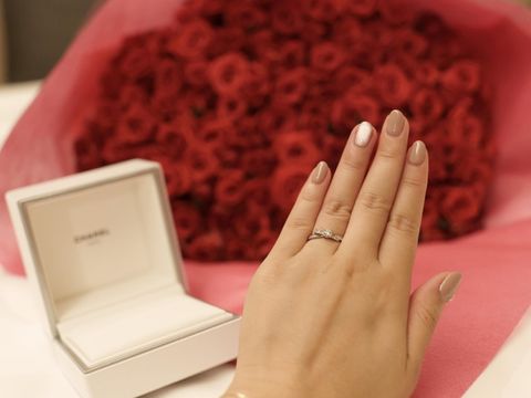 【シャネル(CHANEL)の口コミ】 デザインが可愛らしくて決め手になりました。指輪リボンで包み込んでくれ…