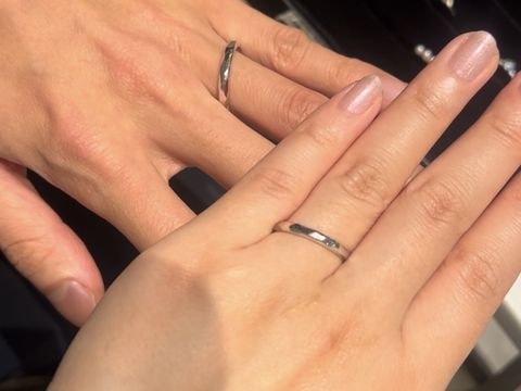【Bizoux(ビズー)の口コミ】 日常使いする結婚指輪はシンプルなものがいいかなと思い、試着してみまし…
