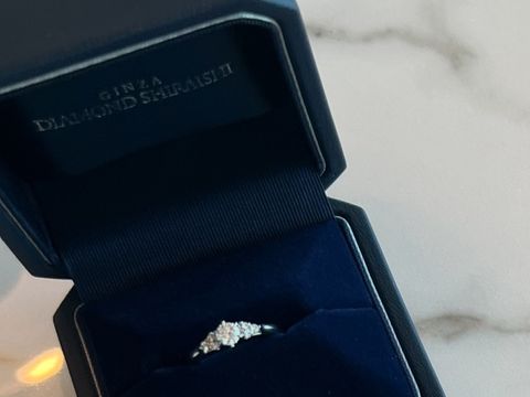 【銀座ダイヤモンドシライシの口コミ】 付け心地がとても良く感動しました。ダイヤが目立って重ねつけした時に浮…