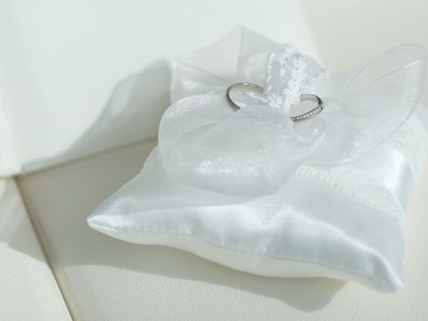 【銀座ダイヤモンドシライシの口コミ】 シンプルなデザインにしようと思っていたのですが、ゴージャスなデザイン…