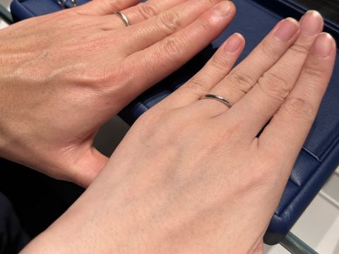 【銀座ダイヤモンドシライシの口コミ】 デザインの種類はたくさんああり、着用してるものはデザインかなり好みで…