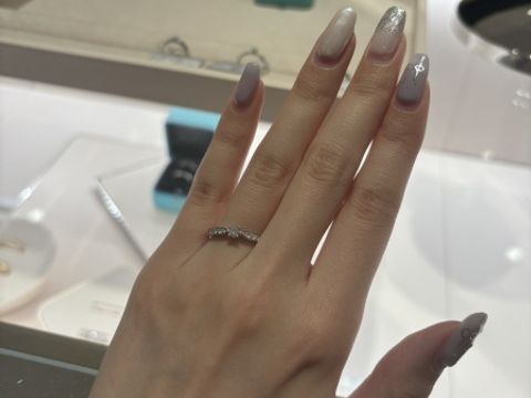 【ティファニー(Tiffany & Co.)の口コミ】 ハーフエタニティになっているデザインで探しており、こちらを試着しまし…