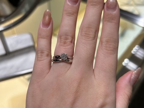 【ティファニー(Tiffany & Co.)の口コミ】 ウェブサイトで拝見して気になっていたハーモニーを結婚指輪と婚約指輪の…