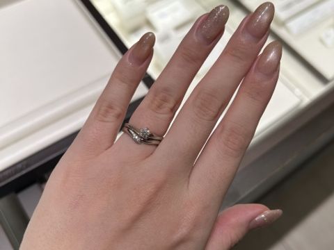 【俄(にわか)の口コミ】 初桜 UIZAKURAという婚約指輪と結婚指輪のセットリングを着用しました。婚…