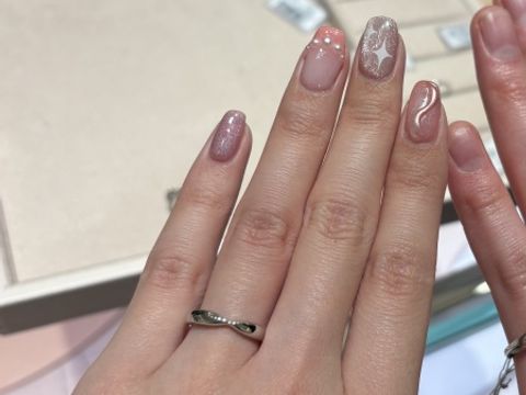 【ティファニー(Tiffany & Co.)の口コミ】 ハーモニーのウェディングリングは一目でティファニーとわかる個性的なデ…