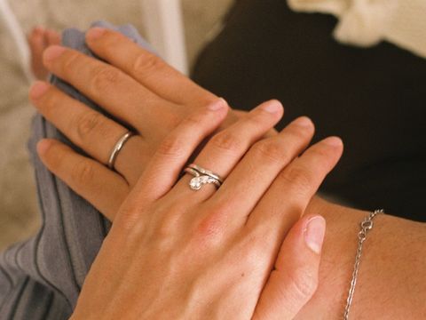 【ケイウノ ブライダル(K.UNO BRIDAL)の口コミ】 既に結婚指輪を決めていたので、重ね付けができるよう、くびれのある既存…