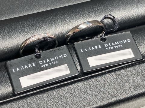 【ラザール ダイヤモンド(LAZARE DIAMOND)の口コミ】 シンプルだけど少しキラキラした感じと、指の形に1番似合うものを選んでい…