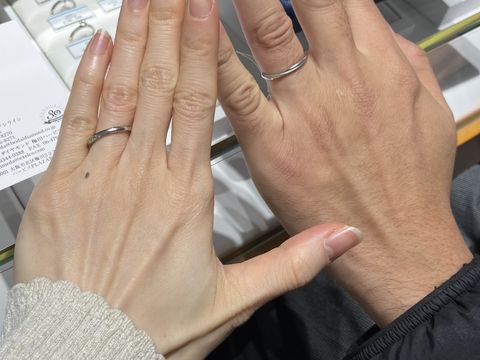 【銀座ダイヤモンドシライシの口コミ】 見れば見るほど悩んでしまったのですが、指の長さや関節の特徴をベースに…