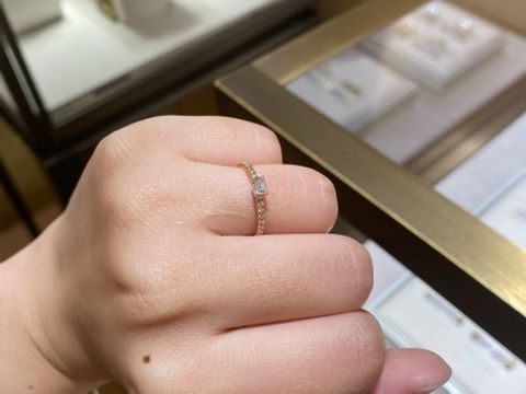 【カルティエ(Cartier)の口コミ】 華奢で繊細な作りのため、手の小さい自分でも違和感なく着用できました。…