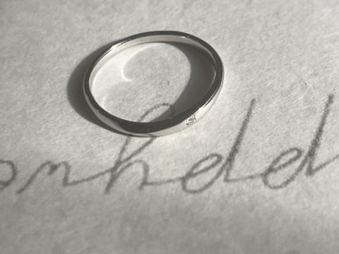 【1122 iifuufu bridal(いい夫婦ブライダル)の口コミ】 手頃な値段でシンプルなデザインが多くい。内側にイニシャルなどを入れる…