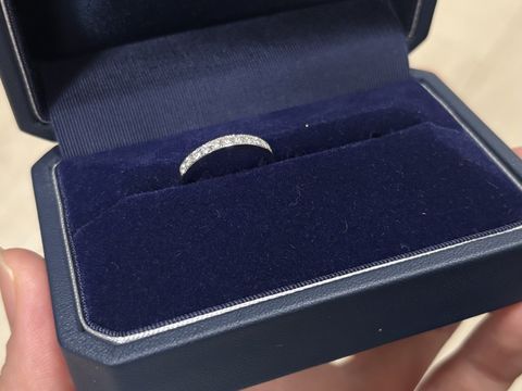 【銀座ダイヤモンドシライシの口コミ】 ダイヤにこだわっているので、小さなダイヤであってもキラキラしていてと…