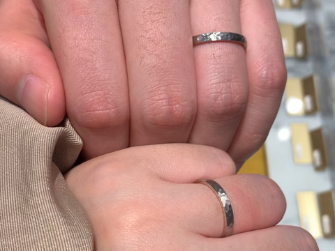 【ete(エテ)の口コミ】 つちめのある指輪です。大人がしても良いぐらいに個性的で上品な指輪です…