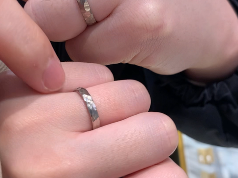 【ete(エテ)の口コミ】 つちめの大きめの指輪です。大人っぽくて上品な形が魅力的です。アラサー…