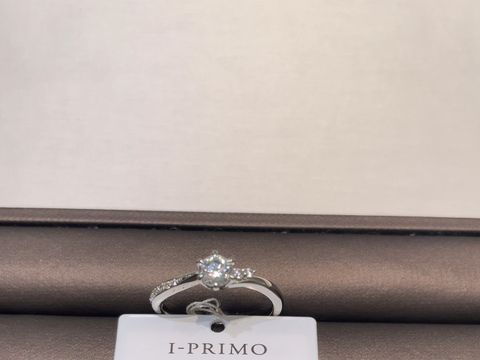 【アイプリモ(I-PRIMO)の口コミ】 ウェーブデザインの指輪を探しに行きました。
こじんまりしていて可愛い印…